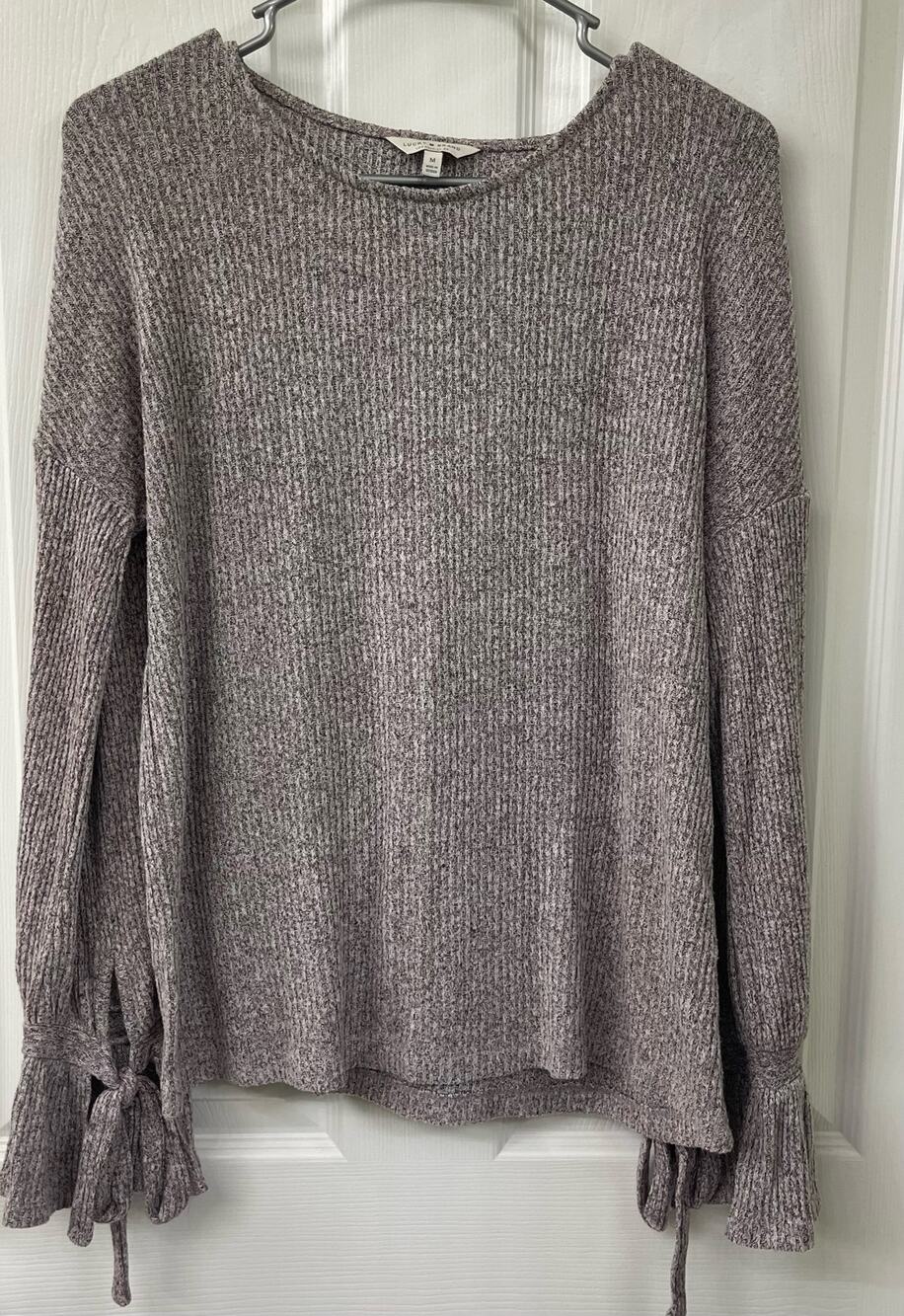 Lucky brand medium flare bell sleeves, super soft, 79% Visco 70% polyester